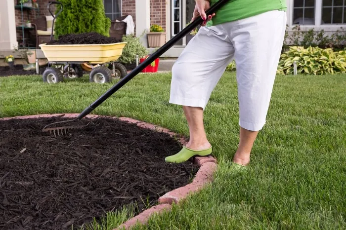 How long does mulch last in Sparks, NV